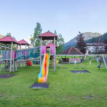 Alpenchalets Flachauer Gutshof * Flachau